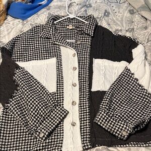 POL Black and White Houndstooth shacket medium